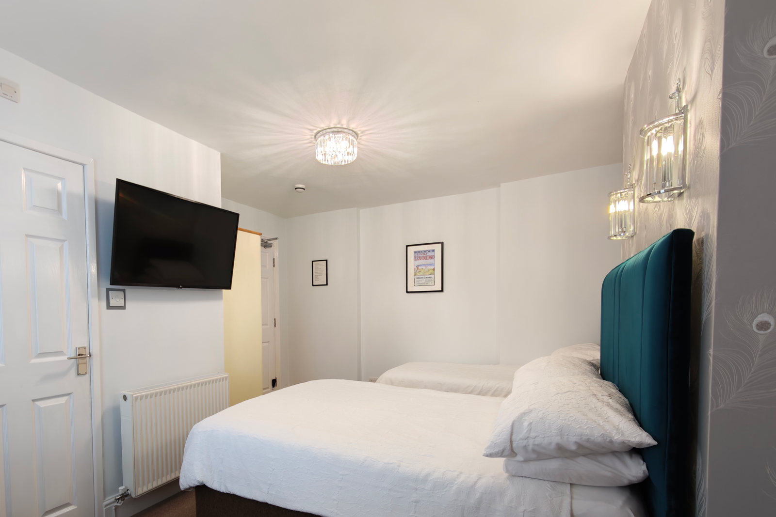 Room 8 — Family Orme Room